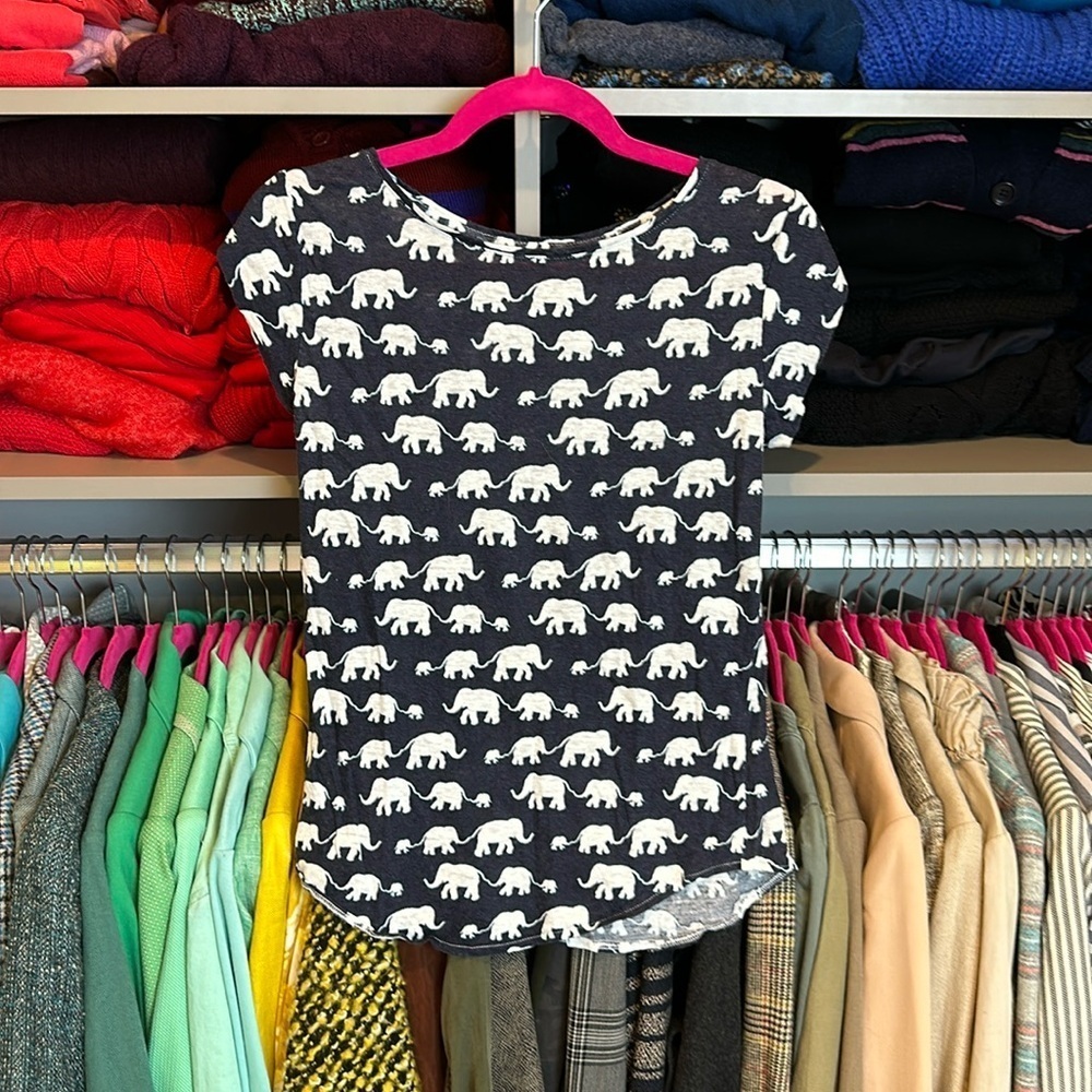 Loft linen navy with white elephants cap sleeve t shirt size XS